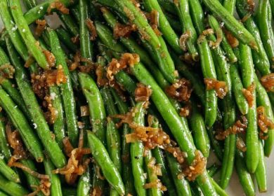 Garlicky Green Beans with Caramelized Shallots