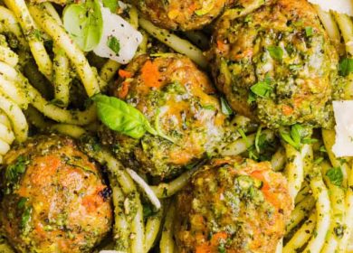 Baked Chicken Pesto Meatballs